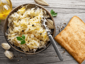 Sauerkraut und Toast