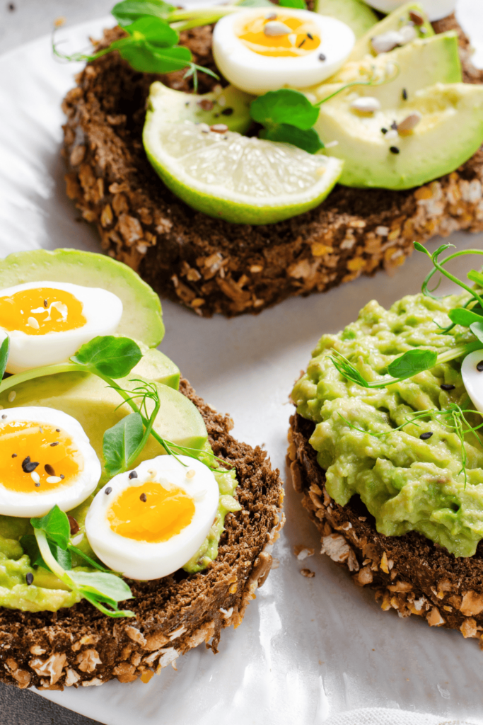 Avocado Toast mit Ei